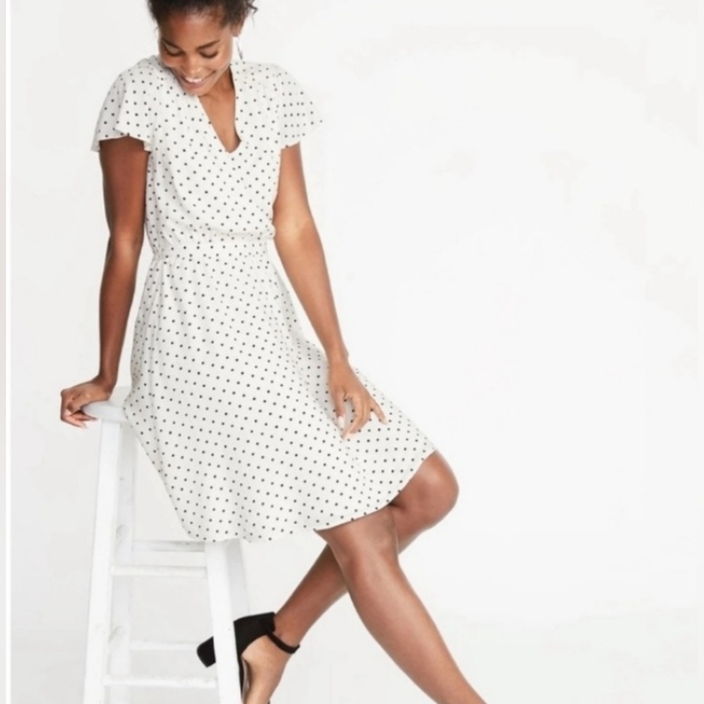 Old Navy Waist defined V-neck White Rayon Midi Polka-dot dress XXL Casual Spring